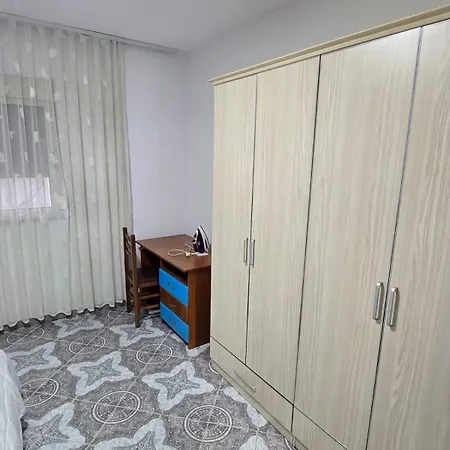 Revi 1 * Durrës