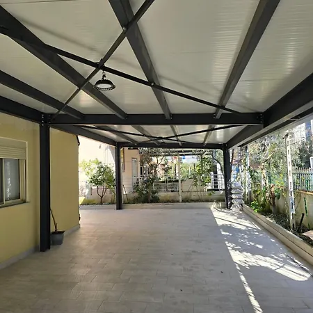 Revi 1 Ferienhaus Durrës