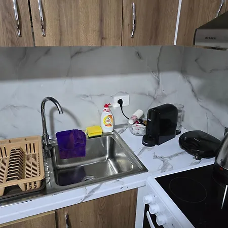 Revi 1 * Durrës